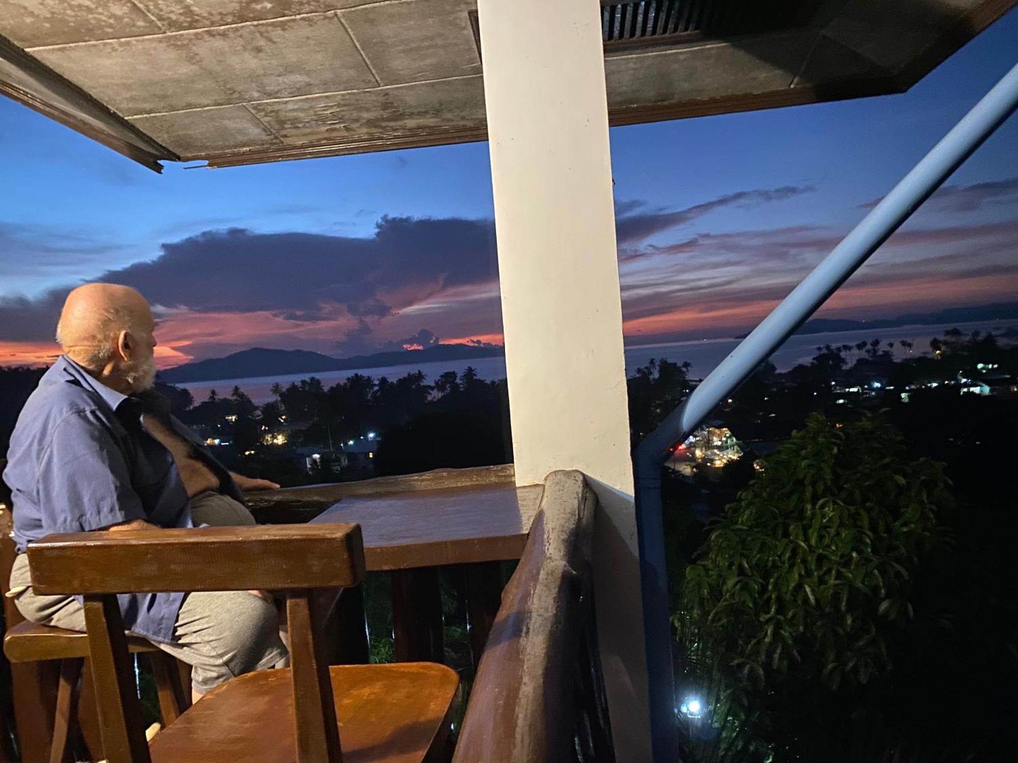 Santa Claus Hilltop San Vicente  Luaran gambar